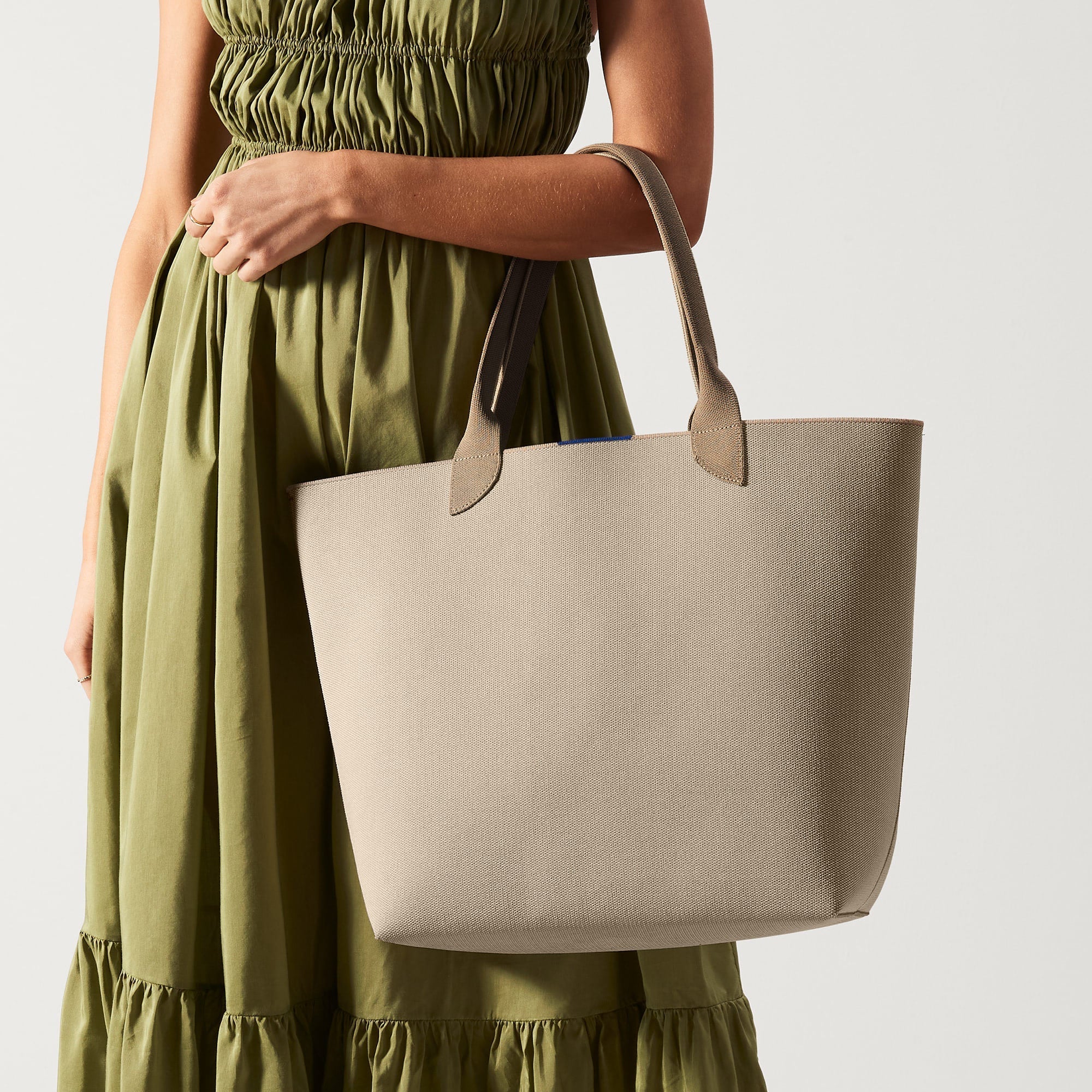 The Lightweight Tote - Soft Sesame - Image 3